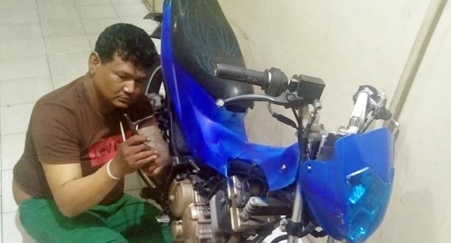 Foto Ditembak Polisi, Bandit Mengaku Embat 8 Motor dan Satu Laptop di Padang