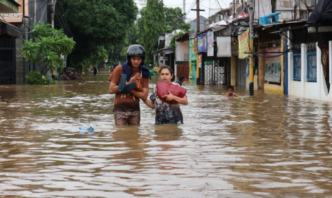 Foto JPS Sumbar Galang Randang untuk Korban Banjir Ibukota