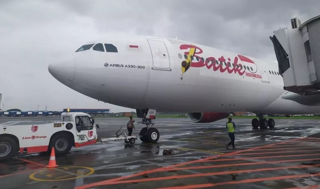 Foto Pesawat Evakuasi dari Wuhan Bertolak ke Indonesia