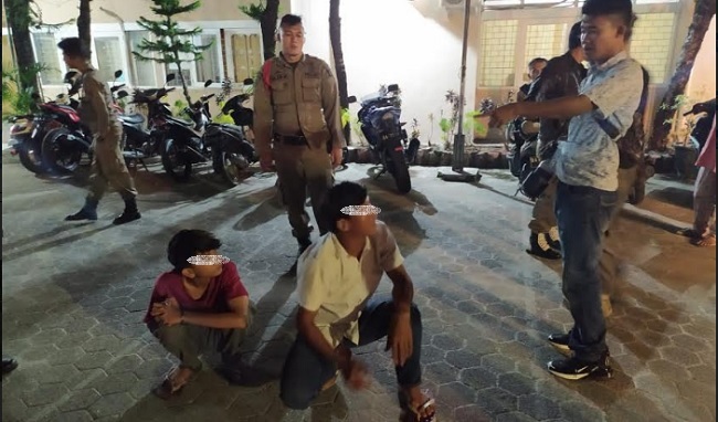 Foto Tiga Remaja Diamankan Satpol PP Saat Pesta Miras dan Ngelem