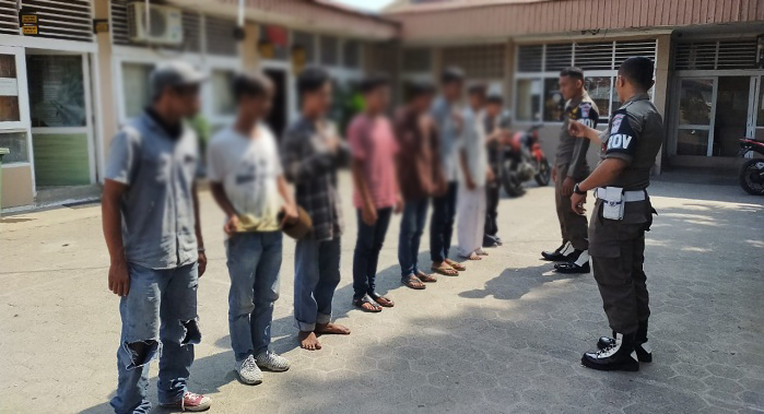 Foto Antisipasi Tawuran, Belasan Remaja Diamankan Satpol PP Padang