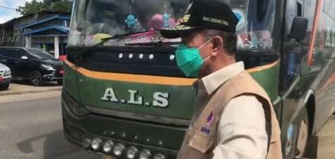 Foto Saat Wagub Paksa Bus ALS Putar Balik di Perbatasan Sumbar-Jambi