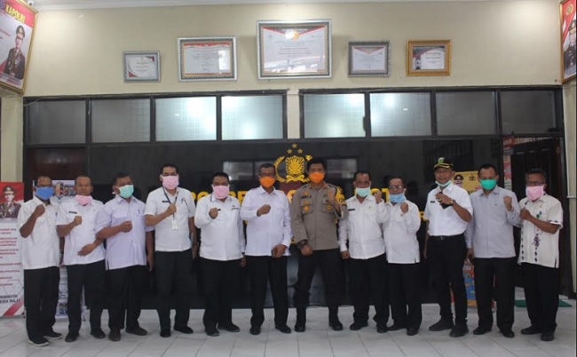 Foto Warga Kabupaten Solok yang Keluar Tanpa Masker akan Dikenakan Sanksi