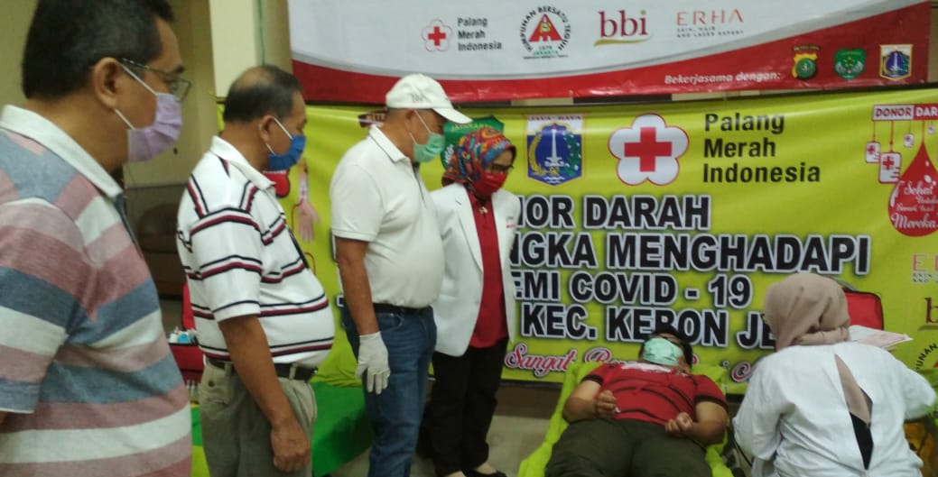 Foto Hampir Seribu Orang Ikut Donor Darah Ramadhan