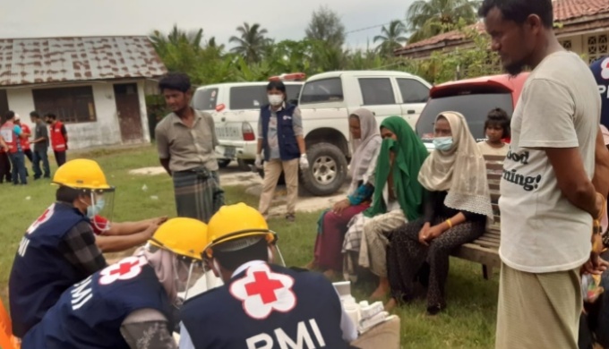 Foto PMI Respon Migran Myanmar yang Terdampar di Aceh Utara