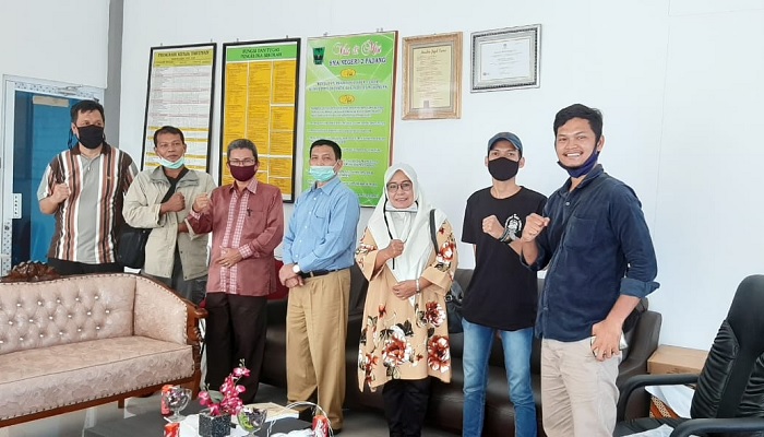 Foto Aksi Nyata Sispala-Cakrawala Siapkan SMAN 2 Padang Songsong Normal Baru