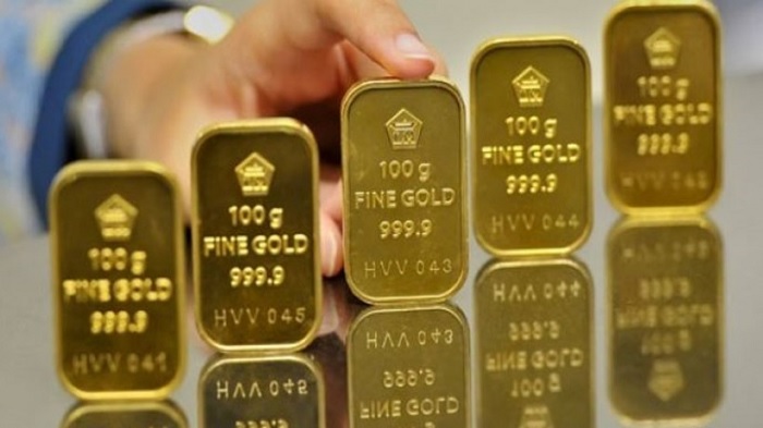 Foto Harga Emas Antam Hari Ini Turun Rp10.000 jadi Rp1.072.000 per Gram