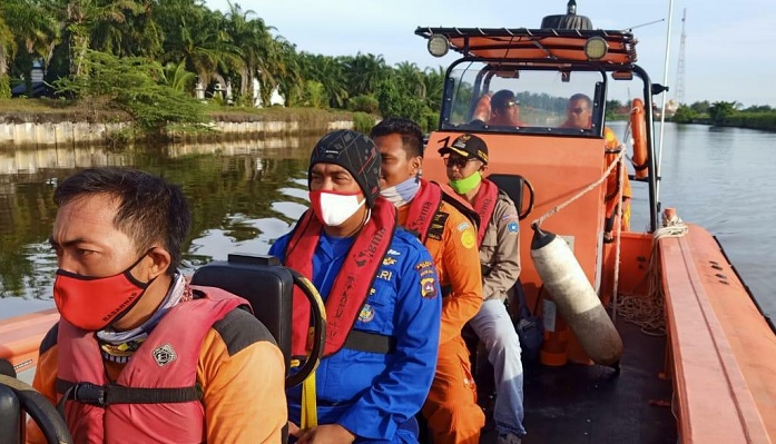 Foto Pencarian Korban Hilang di Laut Tiku Dihentikan
