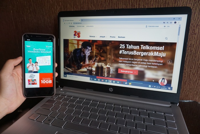 Foto Telkomsel Serahkan 140.000 Kartu Perdana Kuota Belajar Gratis kepada Pelajar di Sumatera Barat