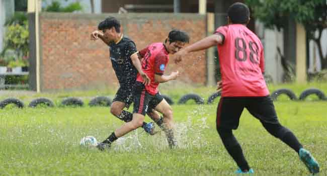 Foto Komunitas Sepakbola Paruik Offside FC Kembali Jalin Silahturahim