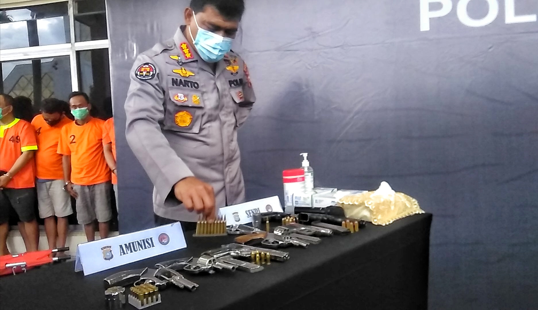 Foto 7 Senpi Dirampas Polisi Riau dari Bandar Narkoba Bersenjata