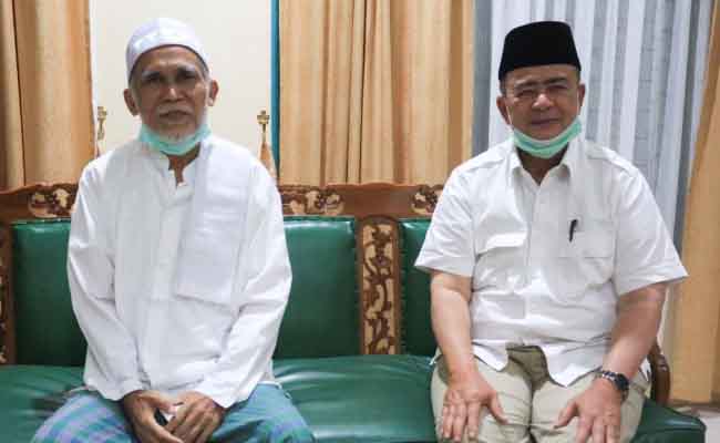 Foto Kunjungi Yayasan Syaikh Asrul Bakar di Padang, Nasrul Abit Didoakan