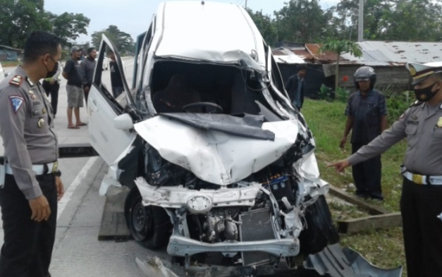 Foto Kecelakaan Maut, 4 Warga Kampar Meregang Nyawa di KM 24