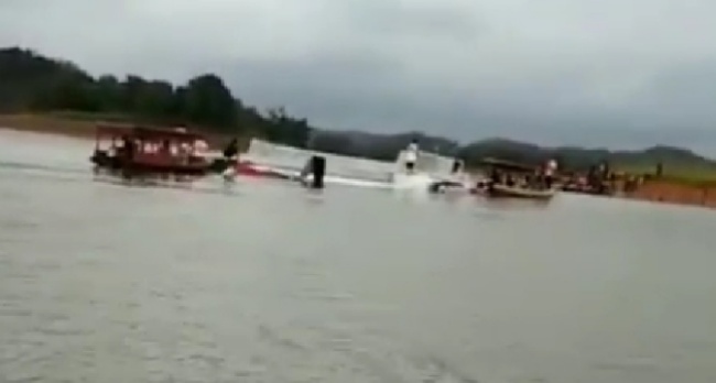 Foto Kapal Wisata Tenggelam di PLTA Koto Panjang, Ini Korbannya