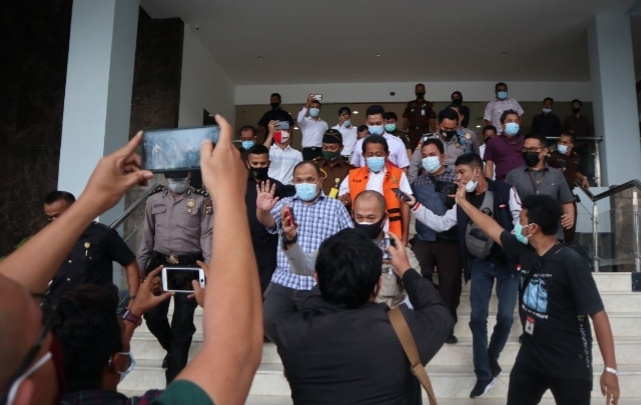 Foto Dipanggil Sebagai Saksi, Sekdaprov Riau Tersangka Dugaan Korupsi