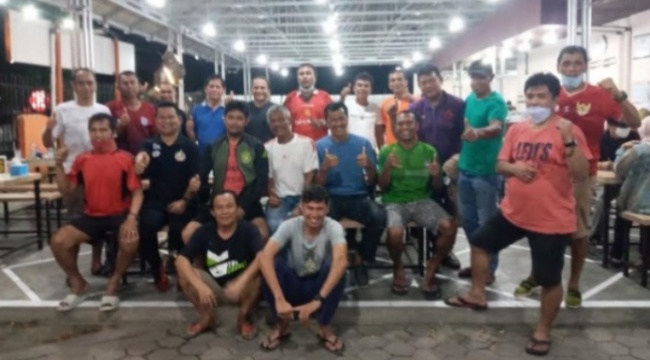 Foto MSP Pekanbaru Imbangi SP All Star di Stadion Agus Salim