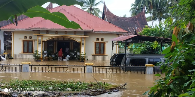 Foto 10 Kelurahan dari Dua Kecamatan di Kota Solok Terdampak Banjir