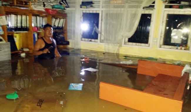 Foto Ratusan Rumah di Solok Terendam Banjir, Warga: Kami Terisolasi