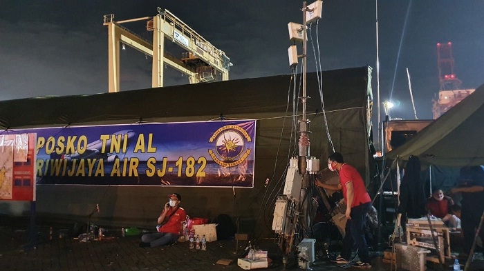 Foto Telkomsel Bantu Tim Evakuasi dan Penyelamatan Korban Jatuhnya Sriwijaya Air