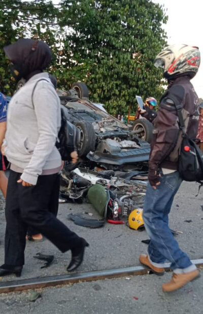Foto Kecelakaan Beruntun Terjadi di Jalan Adinegoro Lubuk Buaya