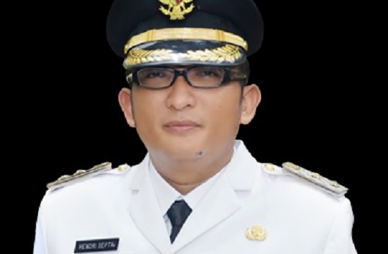 Foto Pelantikan Walikota Padang Definitif Tunggu Surat Balasan dari Ditjen Otoda