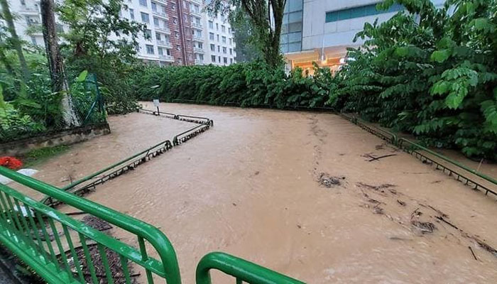 Foto Singapura Diterjang Banjir Bandang
