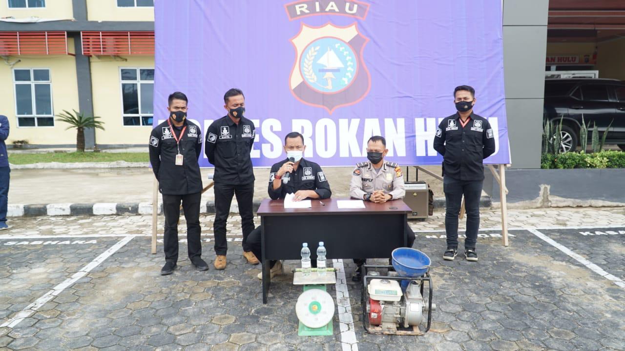 Foto Polisi Amankan Tujuh Ribu Liter Premium
