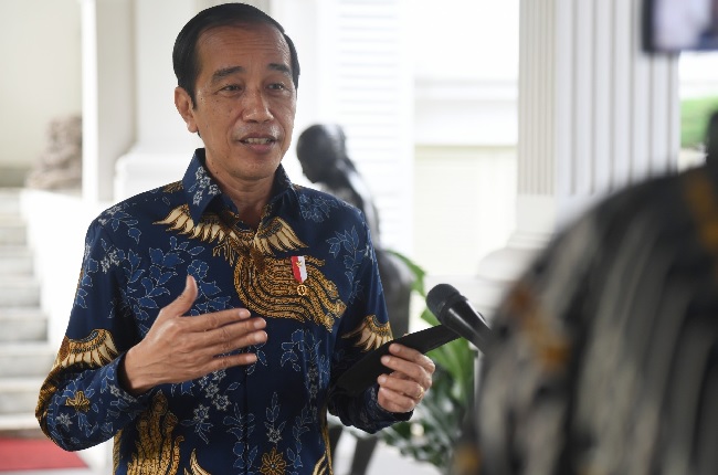 Foto Presiden Jokowi Terima Laporan Menpora Terkait KLB PSSI