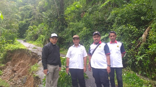 Foto Perbaikan Jalan Amblas di Ujuang Guguak Baru untuk Jangka Pendek