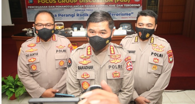 Foto Densus 88 Tangkap 13 Terduga Teroris di Riau