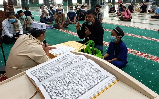 Foto Tahun Ini, Sudah 50 Mualaf Bersyahadat di Masjid Agung An-Nur Pekanbaru