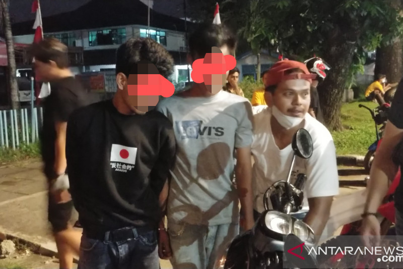 Foto Bubarkan Balap Liar di Khatib Sulaiman, Polisi Temukan Remaja Simpan Ganja