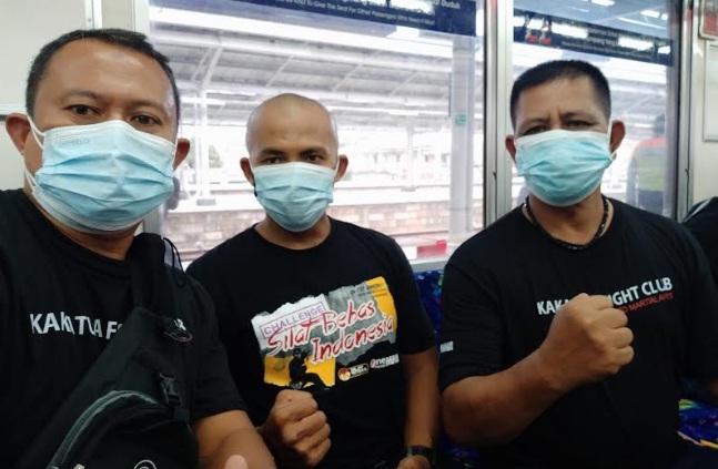 Foto Juarai Silat Bebas Indonesia, Staf Dispora Padang Diundang Bertarung di MMA One Pride 
