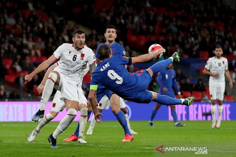 Foto Inggris Tekuk Albania 5-0, Kane Hetrik