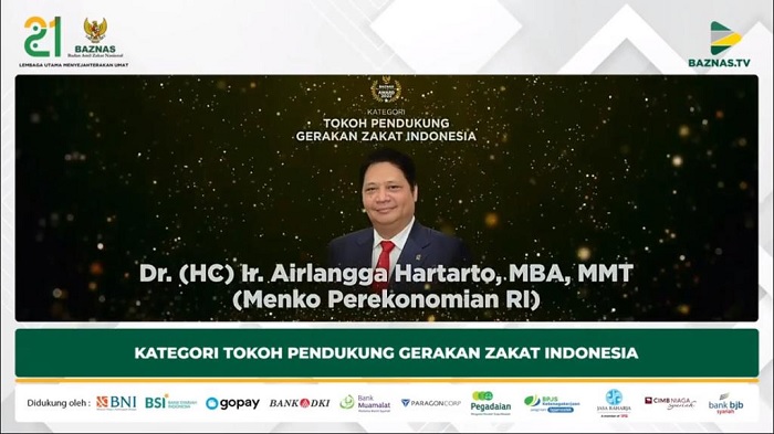 Foto Konsisten Dukung Gerakan Zakat, Airlangga Raih Penghargaan Baznas Award 2022