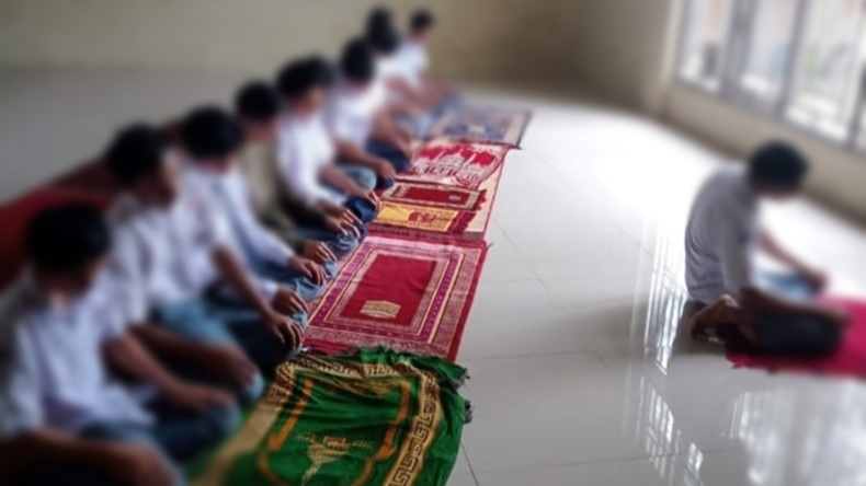 Foto Bolos Sekolah, Pelajar di Solok Selatan Jualan Chip Game Online