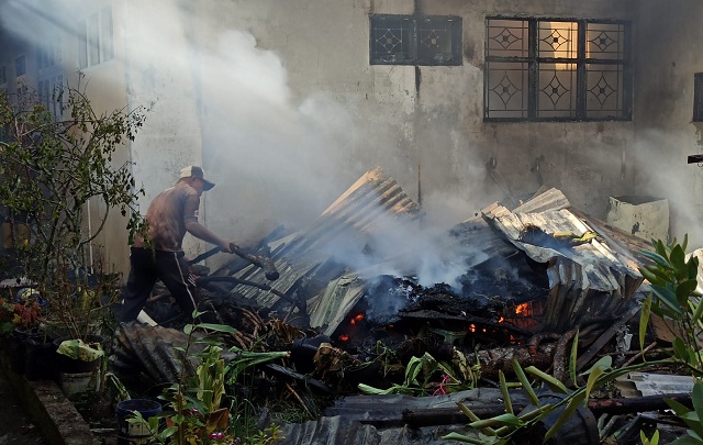 Foto Rumah Warga di Nagari Ampang Gadang Hangus Terbakar
