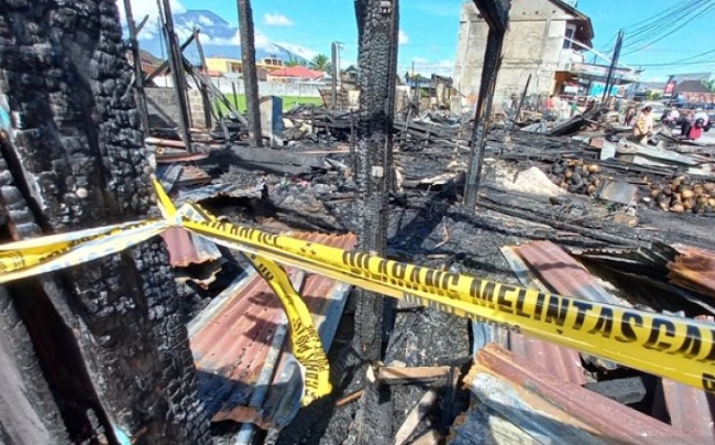 Foto 7 Petak Ruko Habis Terbakar di Nagari Ampang Gadang