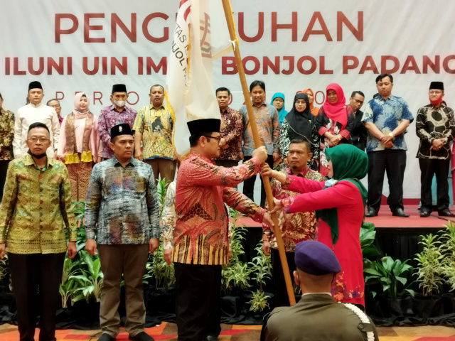 Foto Iluni UIN Imam Bonjol Padang Dikukuhkan, Bangun Koneksi dan Bawa Nama Kampus Terbaik di Asia Tenggara