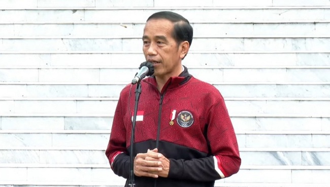 Foto Jokowi Ingatkan Pemda Segera Belanjakan APBD di Bank Rp278 Triliun