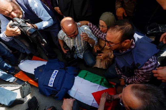Foto Wartawati Al Jazeera Tewas Ditembak Tentara Israel