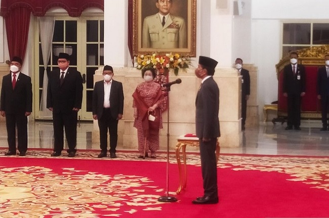 Foto Reshuffle Kabinet Jokowi; Zulhas Diangkat Jadi Mendag, Hadi Tjahjanto Menteri ATR/BPN