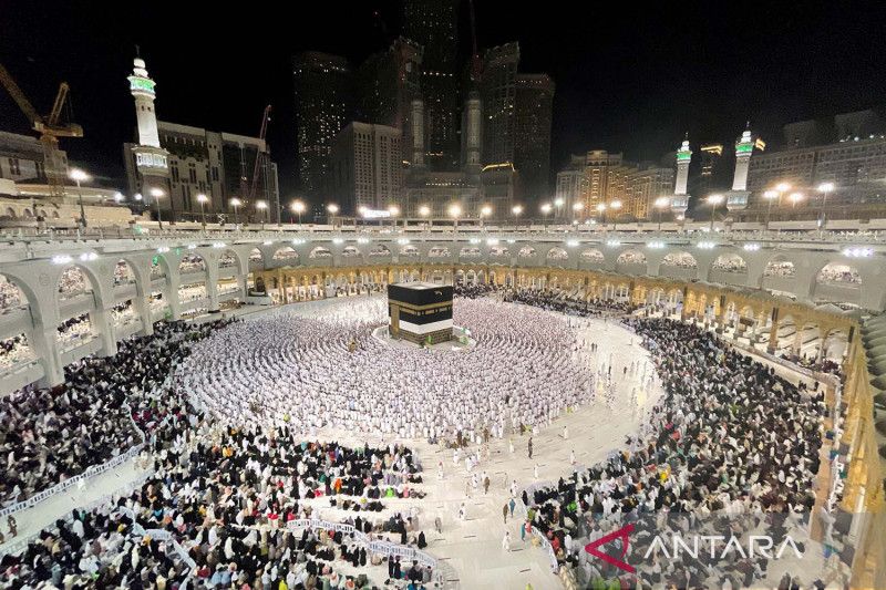 Foto 91.106 Jemaah Haji Indonesia Sudah Diberangkatkan ke Tanah Suci