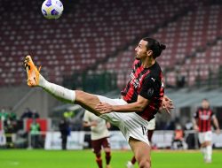 Foto AC Milan Resmi Perpanjang Kontrak Ibrahimovic