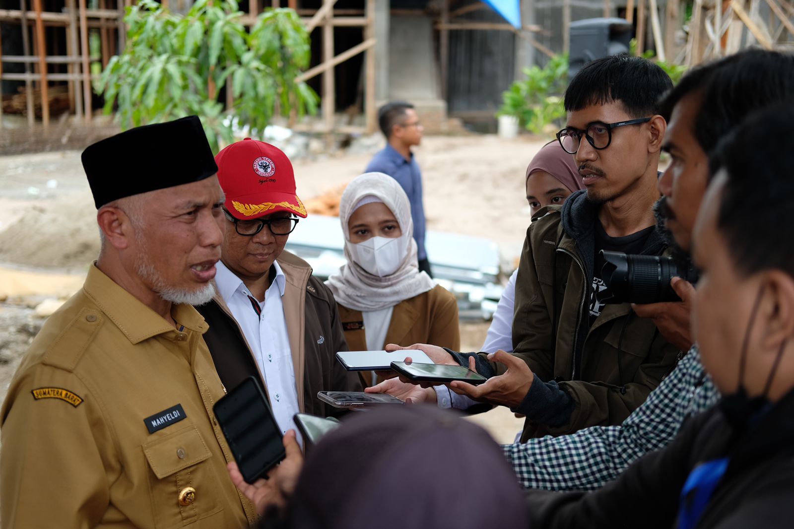 Foto Gubernur Mahyeldi Ajak Bupati dan Walikota buat MoU Pengunaan Semen Padang