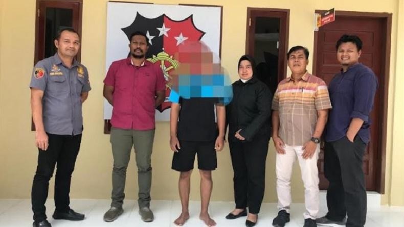 Foto Dugaan Pemerkosaan, Oknum Guru SD Ditangkap Polisi Padang Pariaman