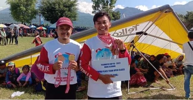 Foto Membanggakan! Lima Atlet Paralayang Sumbar Raih 5 Medali Pada Kejuaraan Internasional di Selangor