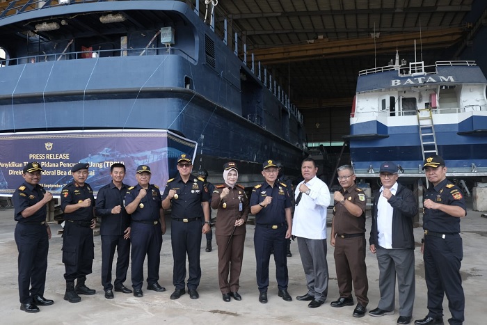 Foto Bea Cukai Ungkap Penyelundupan Rokok Ilegal Capai Rp1 Triliun di Kepri