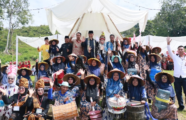 Foto Gubernur Sumbar Resmikan Lubuak Batingkok sebagai Nagari Digital Pertama di Sumatera