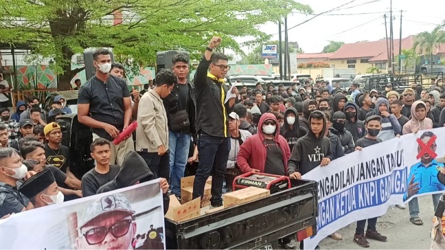Foto Massa OKP Pekanbaru Desak PN Usut Tuntas Perkara Larshen Yunus
